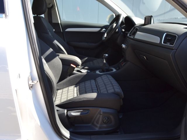 Q3 Sport 1.4 TFSI XENON/17-ZOLL/NAVI/APS/KLIMAAU