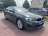 BMW 318 d Tour.AUTOM+NAVI +HEAD UP+FACELIFT-MODELL - BMW 318 Touring Kombi Gebrauchtwagen