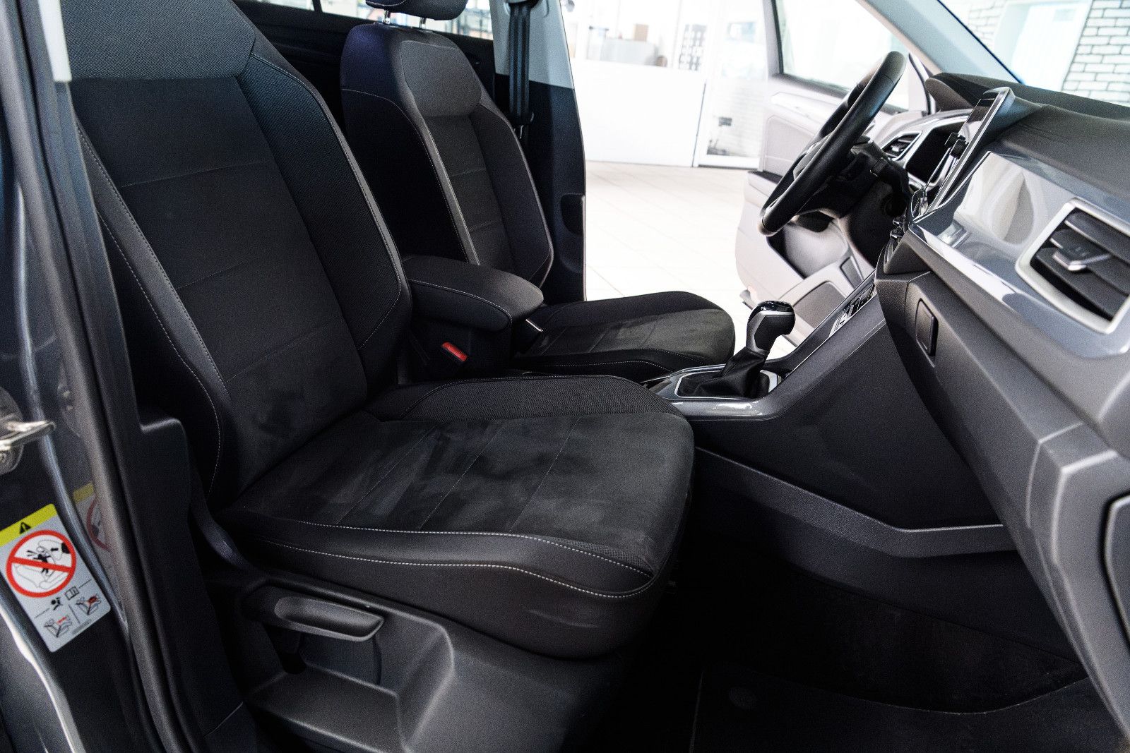 Fahrzeugabbildung Volkswagen T-Roc Style 2.0l TDI DSG + Navi + ACC + Keyless