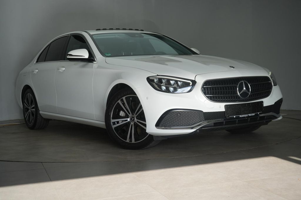 Image of Mercedes-Benz E 400