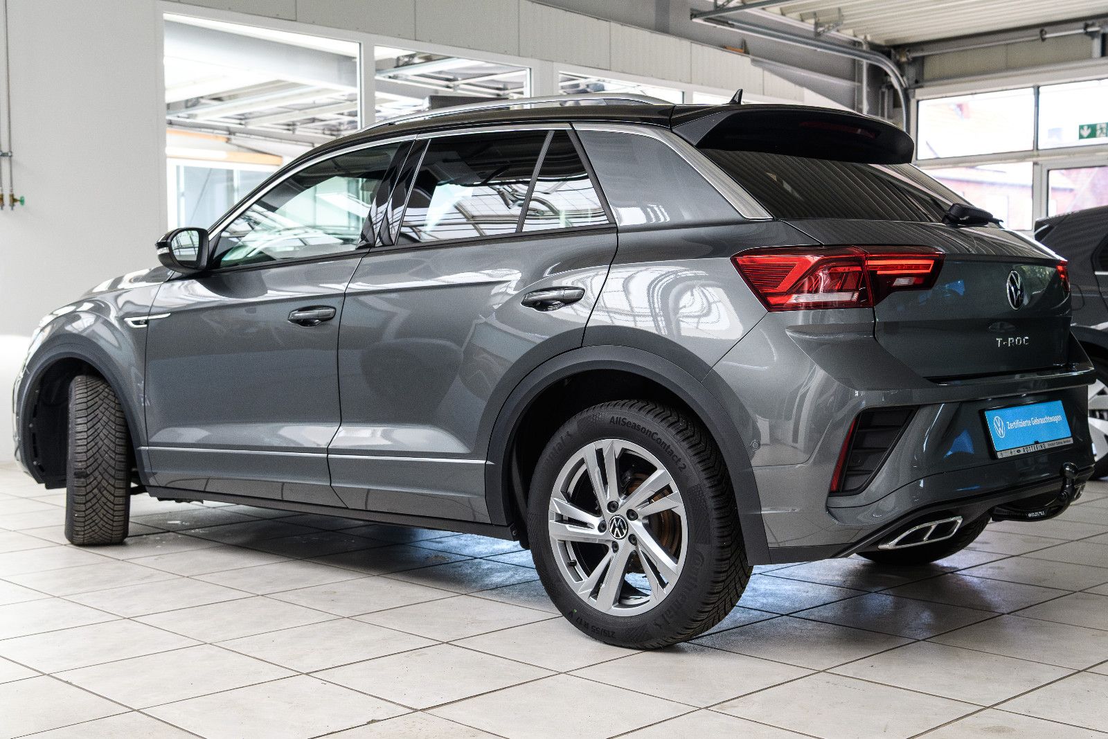 Fahrzeugabbildung Volkswagen T-Roc R-Line 1.5 TSI DSG LED+AHK+KAMERA+ACC+SHZ