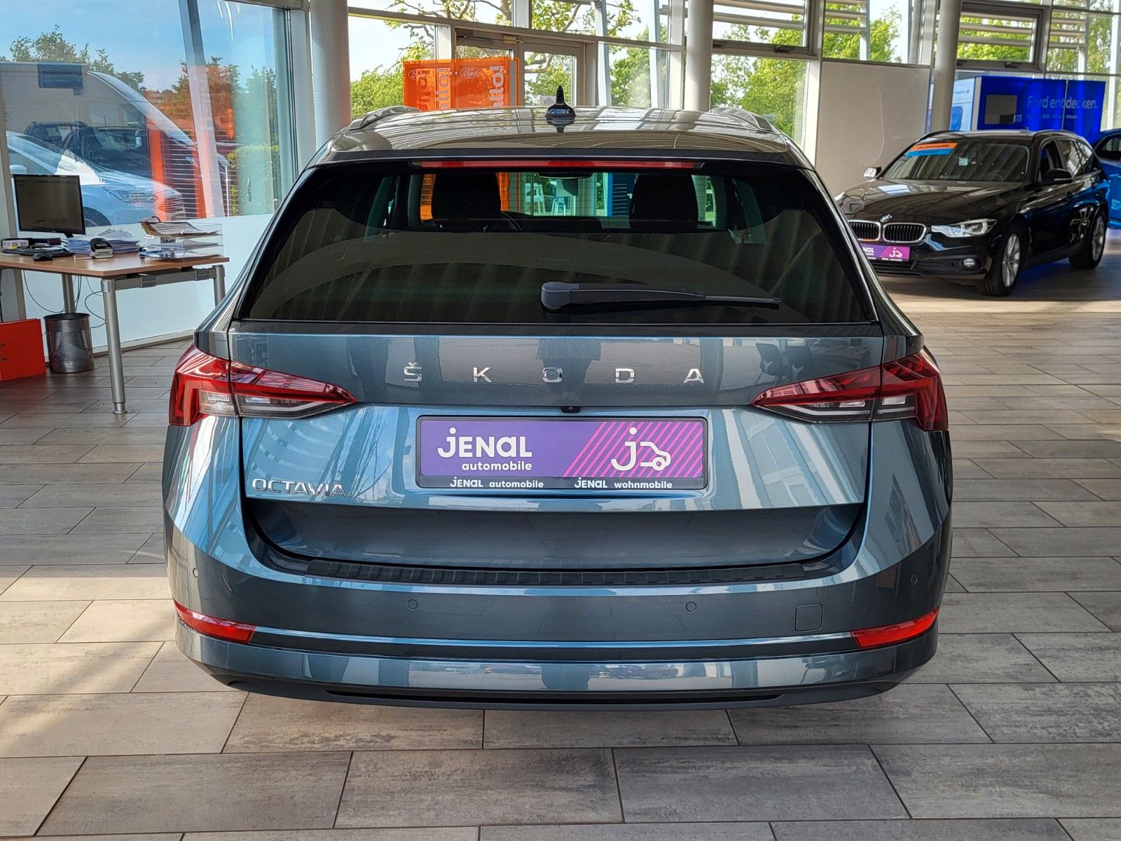 Fahrzeugabbildung SKODA Octavia Combi Style Sitzheizung, Navi, Kamera