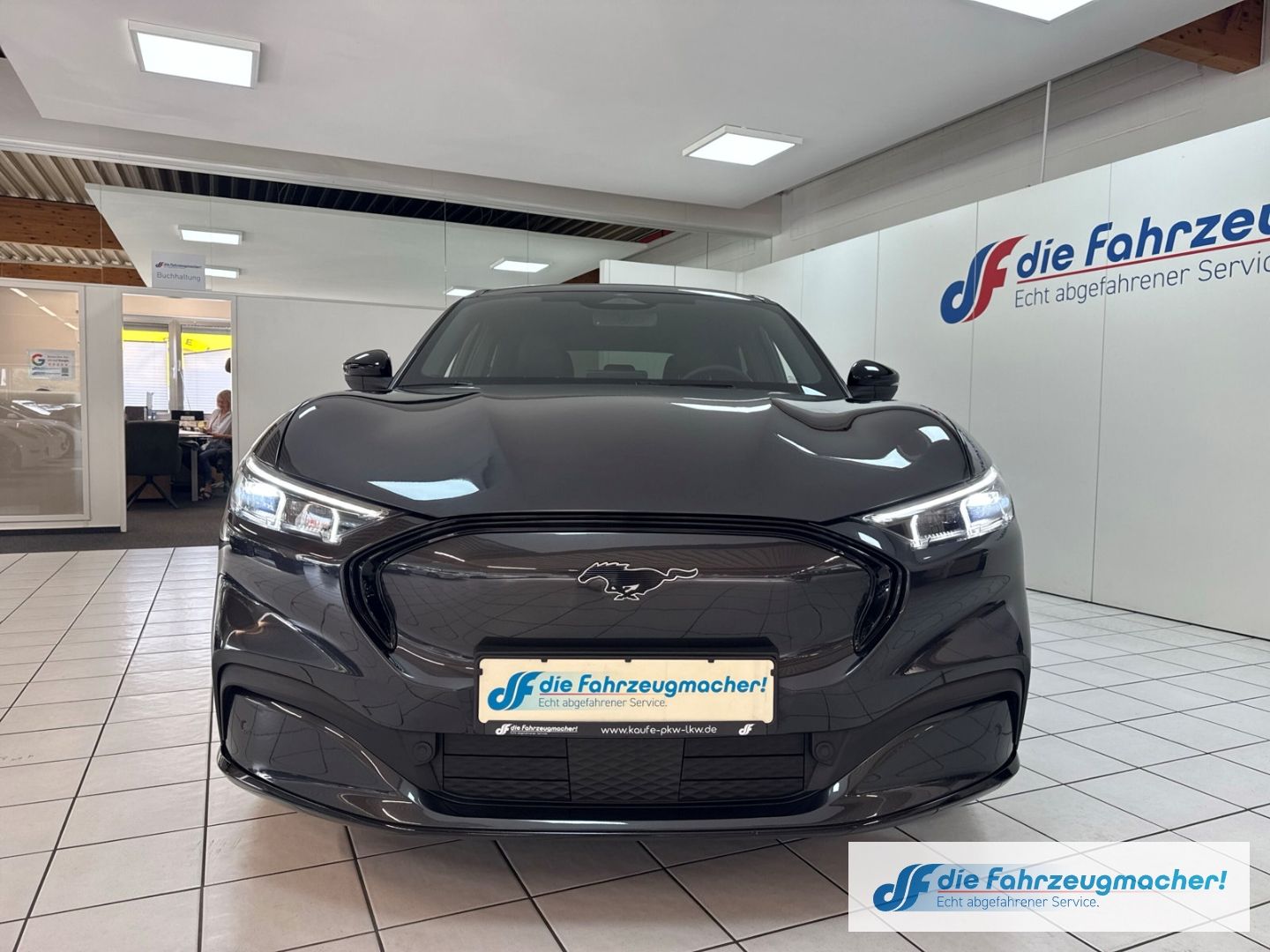 Fahrzeugabbildung Ford Mustang MACH-E Mach-E Premium AWD Navi Digitales