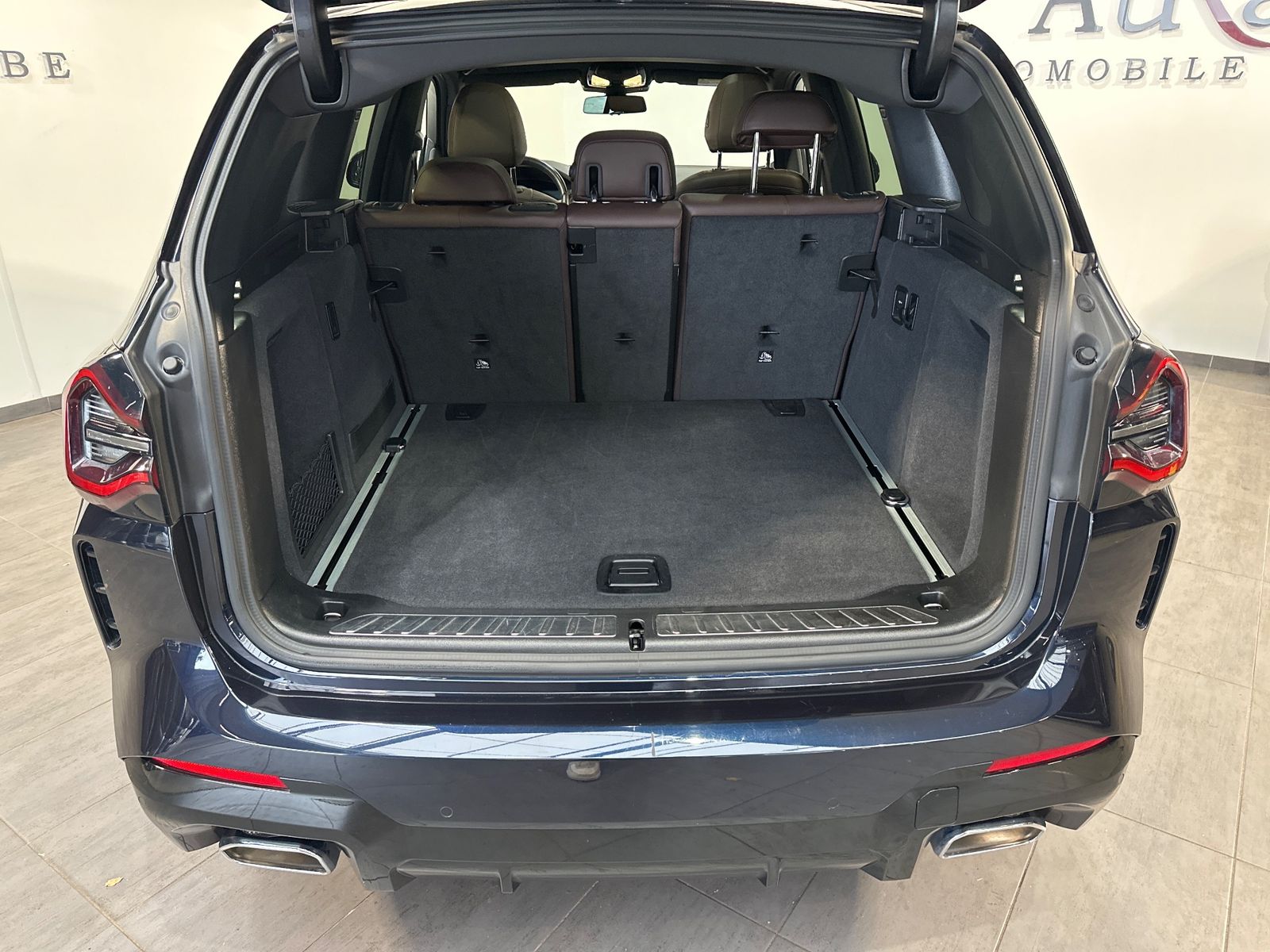 Fahrzeugabbildung BMW X3 xDrive20d NAV+LED+PANO+AHK+STHZ+HUD+SHZ+20ZO