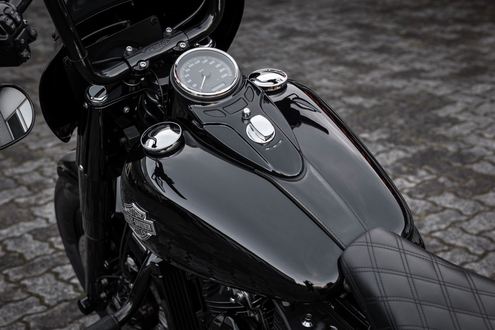 Fahrzeugabbildung Harley-Davidson FLSS SOFTAIL SLIM S 110 cui - Kesstech - Ape