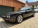 Jaguar XJR 4.0 XJR * SCHECKHEFT* TOP GEPFLEGT*TÜV NEU - Jaguar XJR: 4.0