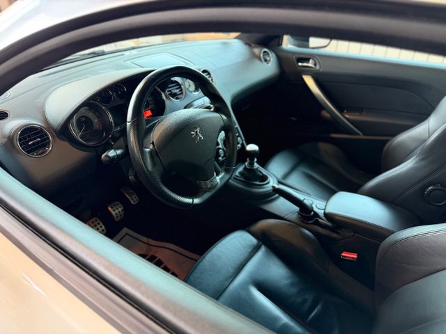 Peugeot RCZ