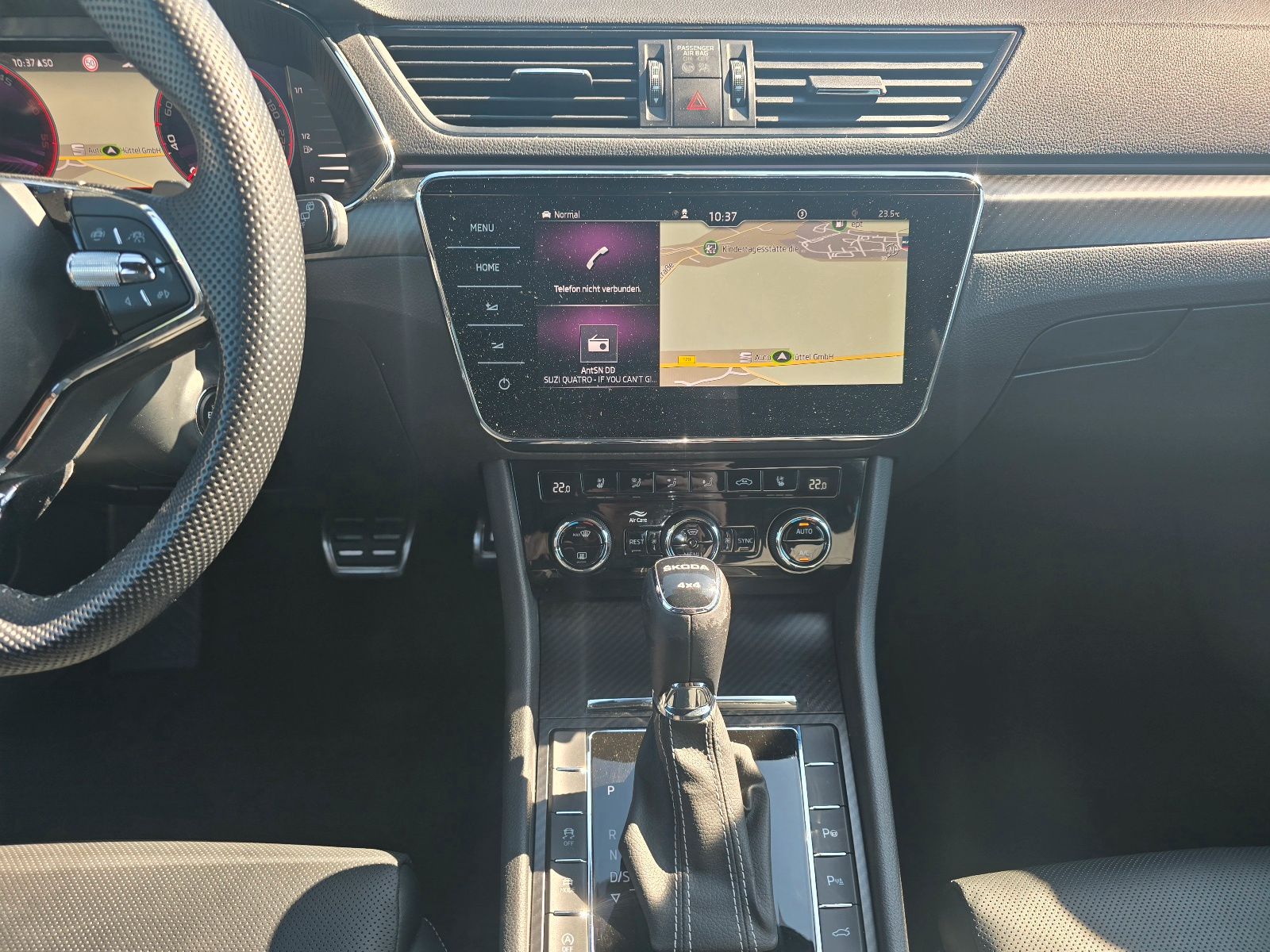 Fahrzeugabbildung SKODA Superb Combi Sportline 4x4 Matrix Navi ACC DCC 4