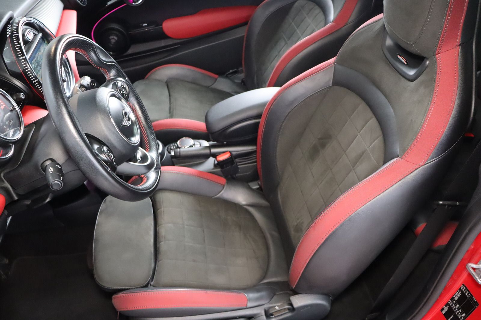 Fahrzeugabbildung MINI John Cooper Works * HUD * LED * Pano