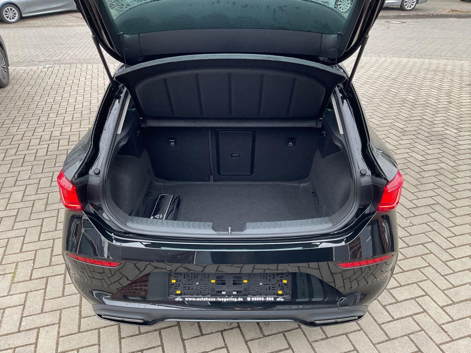 Fahrzeugabbildung CUPRA Leon 1.5 eTSI 110kW DSG,Kamera,Navi,LED,Carplay