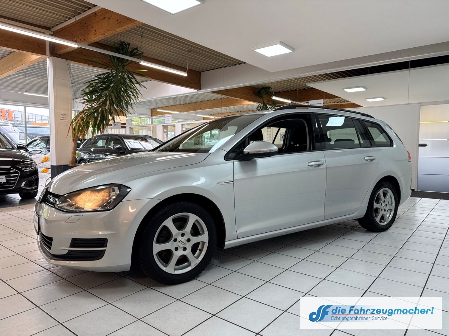 Fahrzeugabbildung Volkswagen Golf VII Variant Trendline BlueMotion 1.6 TDI