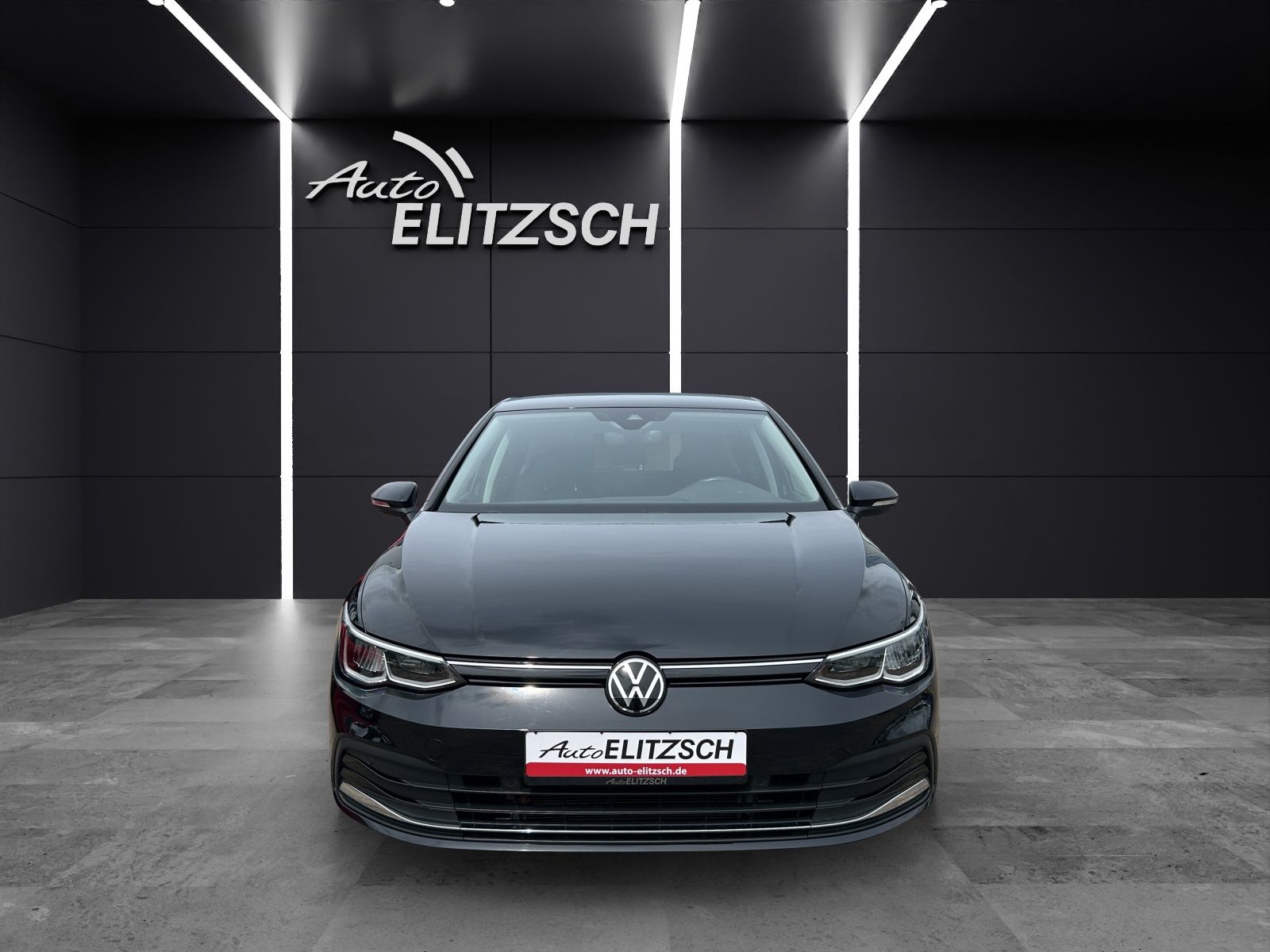 Fahrzeugabbildung Volkswagen Golf VIII TDI Active DSG LED Navi AHK ACC RFK SH