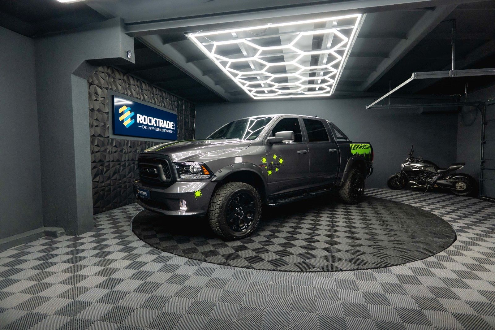 Fahrzeugabbildung Dodge RAM 5.7 V8 HEMI 4x4 Sport OFFROAD Night WARLOCK