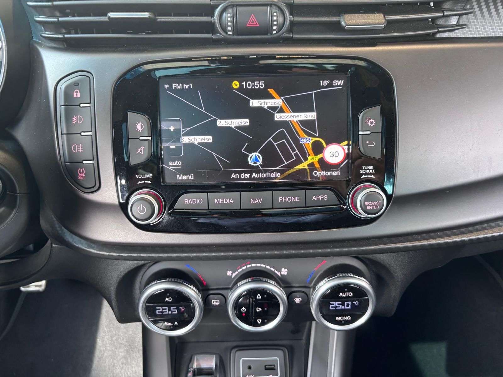 Fahrzeugabbildung Alfa Romeo Giulietta Sport Leder XENON NAVI GSD