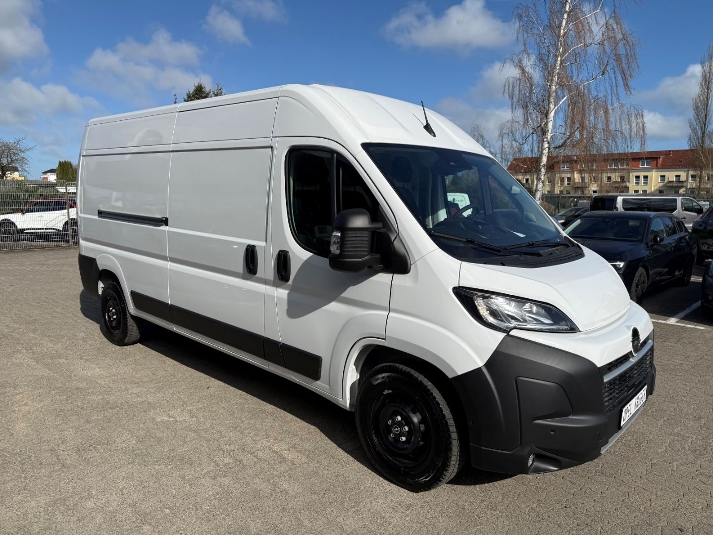 Fahrzeugabbildung Opel Movano Kasten H2 35 L3H2 BlueHDI 140