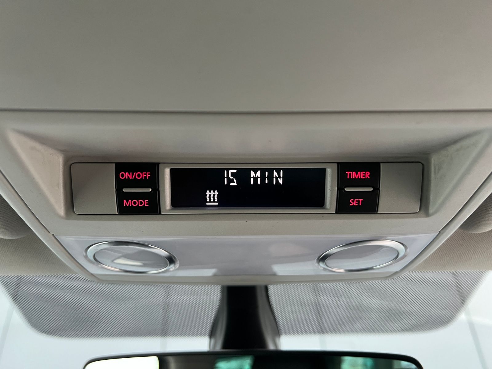 Fahrzeugabbildung Volkswagen T6 Multivan Generation Six 2.0 TDI DSG *AHK, LED