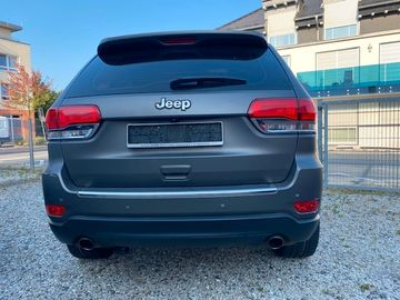 Jeep Grand Cherokee - 4