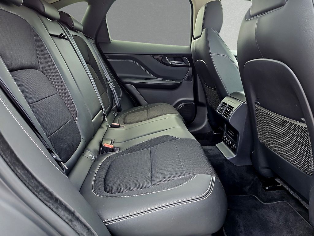 Jaguar F-Pace 30d AWD R-Sport PANORAMA BLACK PACK TFT D