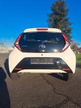 Toyota Aygo (X) 1,0-l-VVT-i x-play connect x-play c... - Toyota Aygo (X) von privat