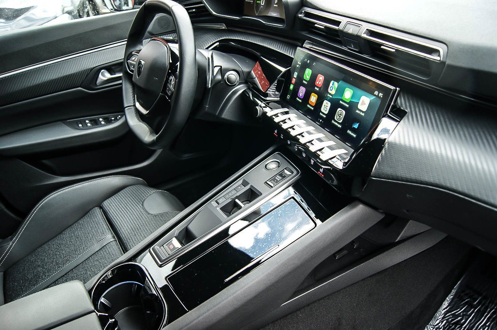 Fahrzeugabbildung Peugeot 508 SW Hybrid 225 Allure NEUES MODELL LED 1.HAND