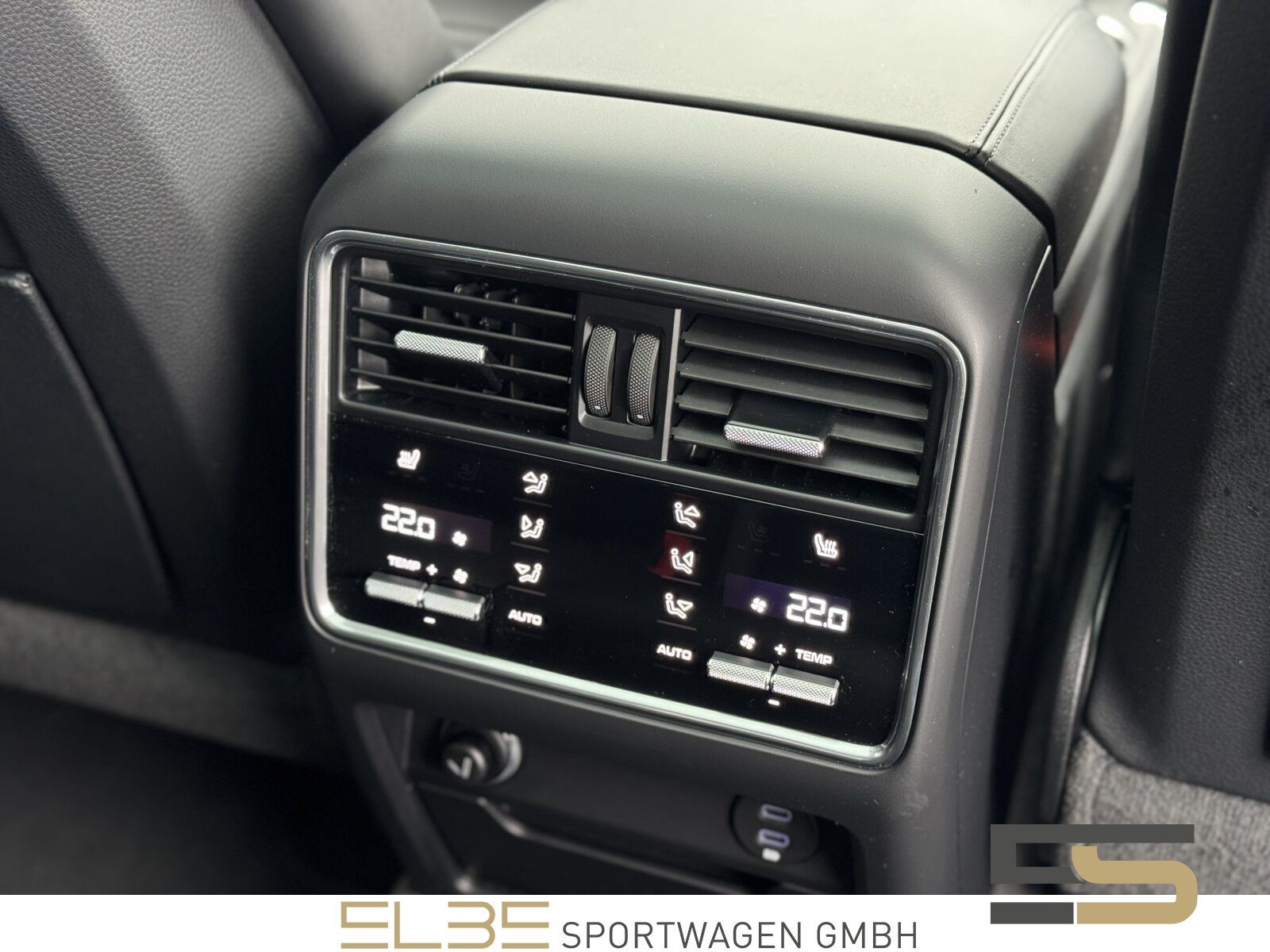 Porsche Cayenne Coupe Turbo CARBON MATRIX HUD INNO SPORT foto 23