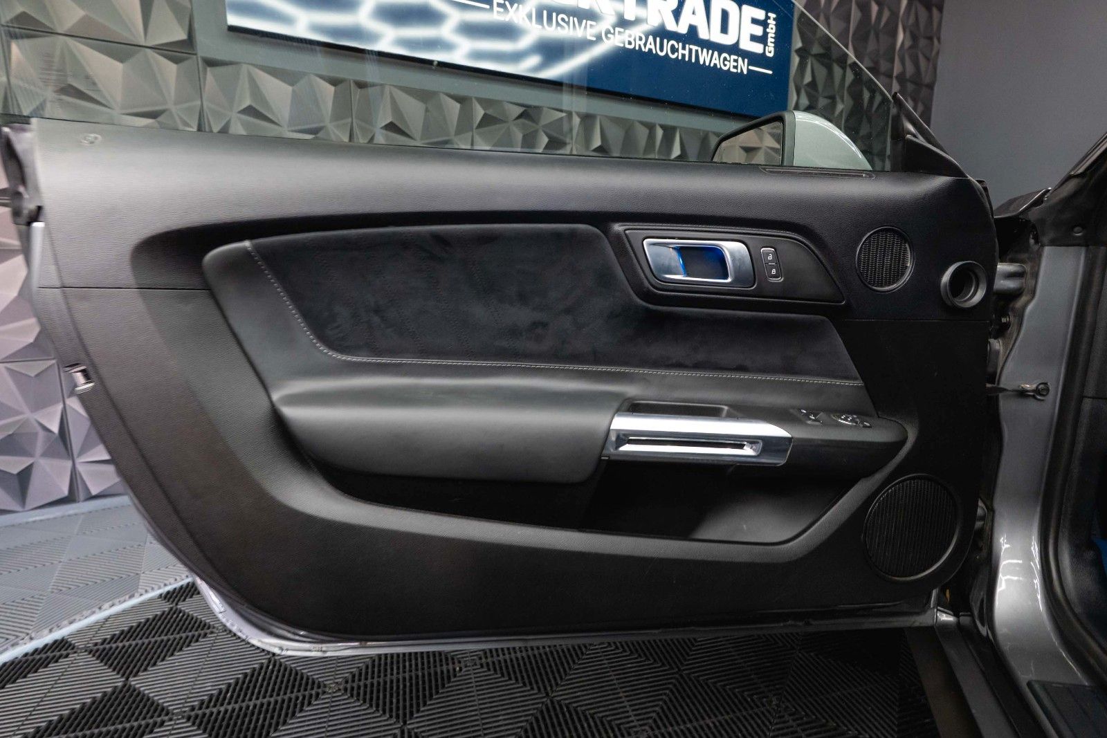 Fahrzeugabbildung Ford Mustang Shelby GT 500 5.0 V8 Performance CarPlay