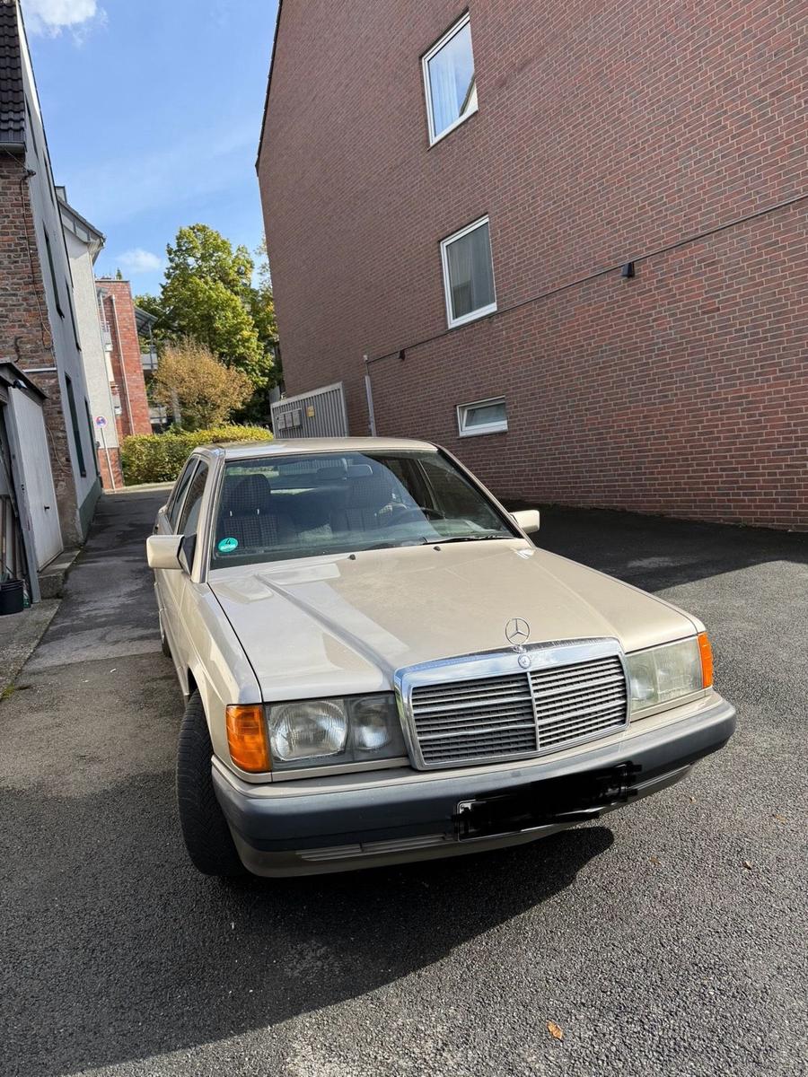 Mercedes-Benz 190