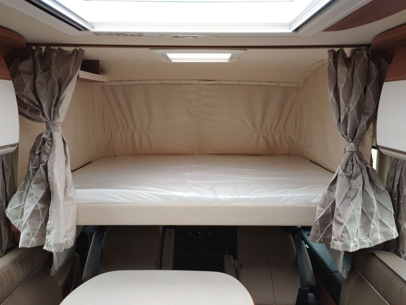 Fahrzeugabbildung Carthago chic c-line xl I 6.2 XL QB 2025, Hubstützen,ACC