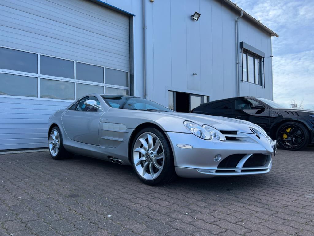 Mercedes-Benz SLR