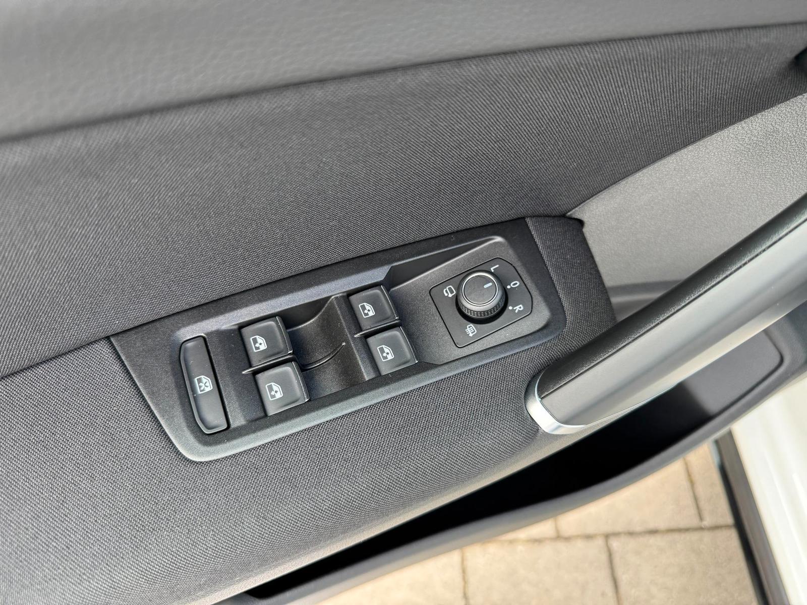 Volkswagen Touran Highline 1.5 TSI ACT OPF LED+NAVI+EasyOpe, миниатюра 17