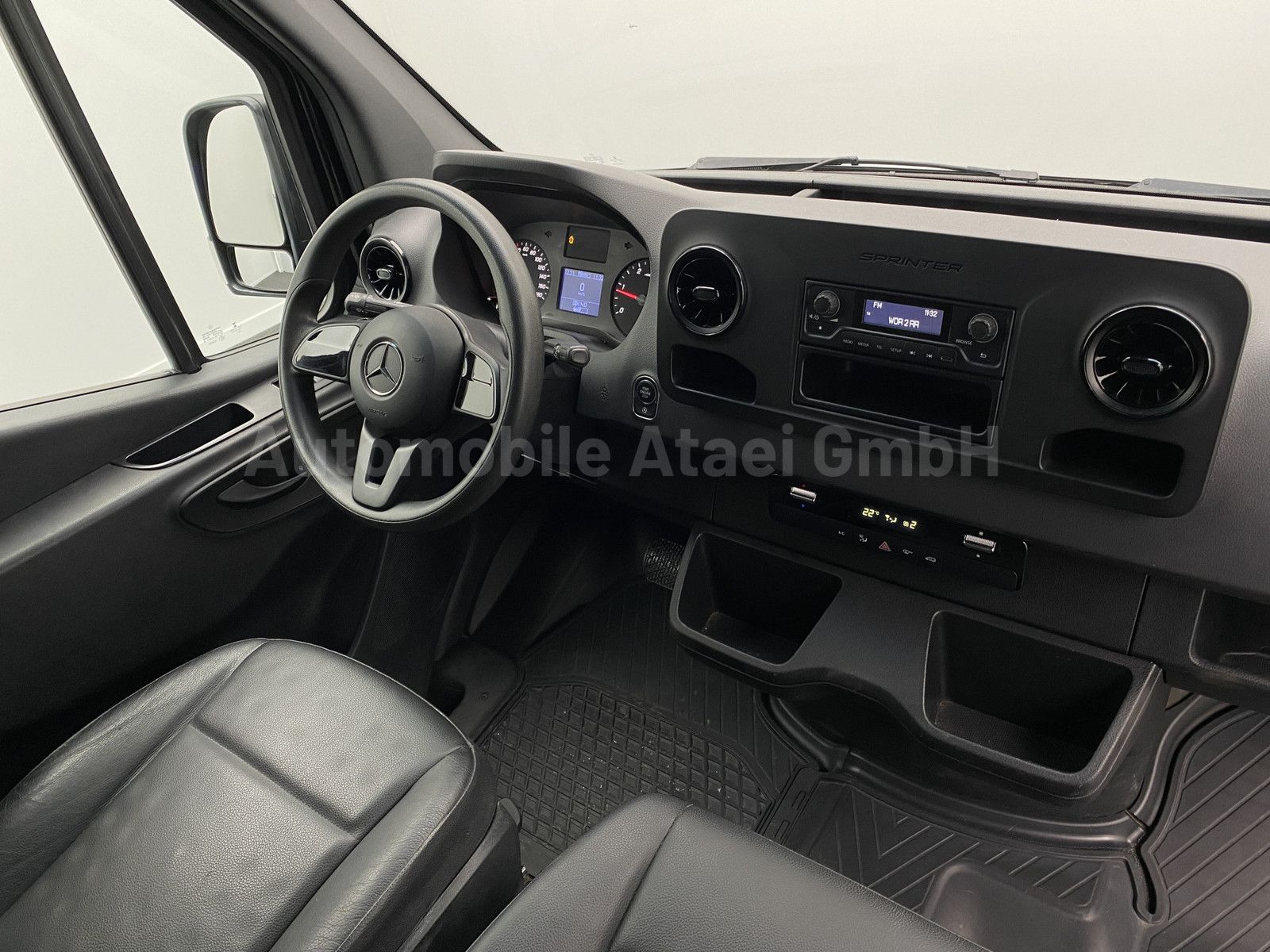 Fahrzeugabbildung Mercedes-Benz Sprinter 317 Automatik DoKa *AHK 3,5t* 0330
