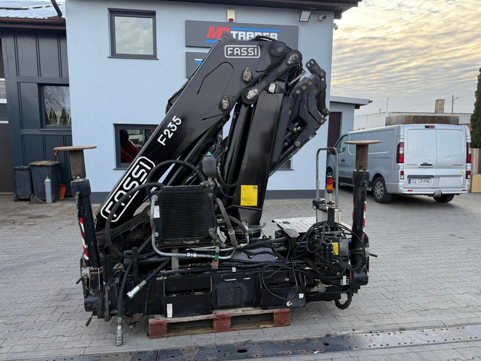 Palfinger Fassi F235.2.25  5 extenssions,remote, rotor