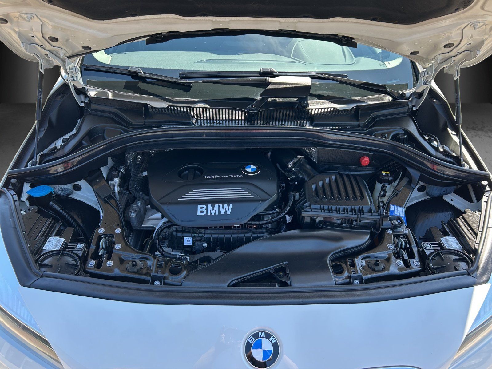 Fahrzeugabbildung BMW 218 Active Tourer, Advantage