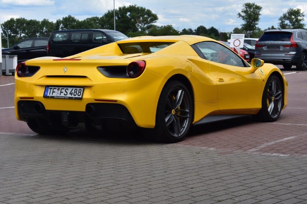 Fahrzeugabbildung Ferrari 488 Spider*Lift*NAV*Racing*RFK*MWST