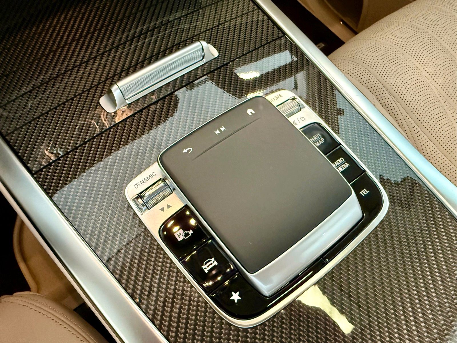 Fahrzeugabbildung Mercedes-Benz G 63 AMG Superior/A22/MY26/Performance/FOND