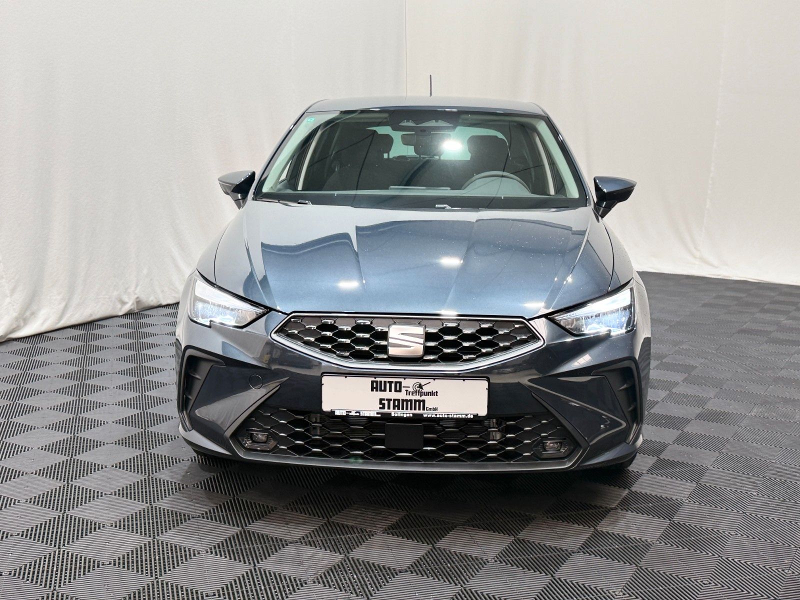 Fahrzeugabbildung SEAT Ibiza 1.0 MPI / Klimaanlage / Tempomat