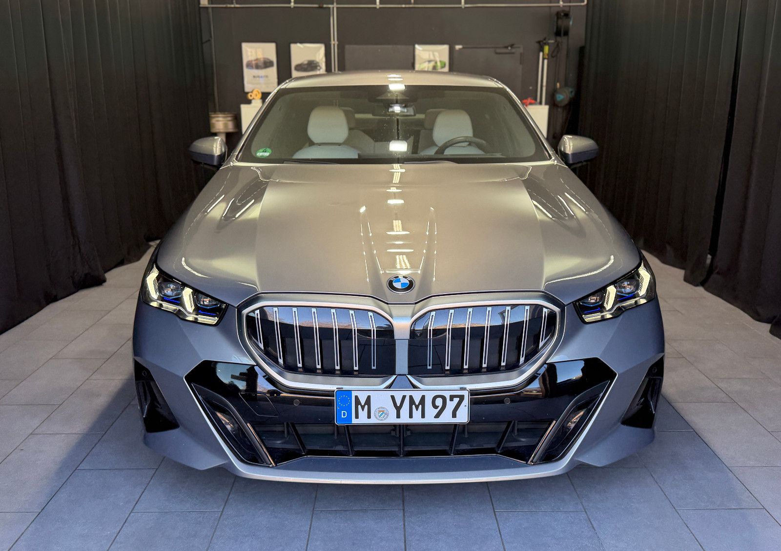 Fahrzeugabbildung BMW 520 d Limousine M Sport|H&K|HuD|Garantie