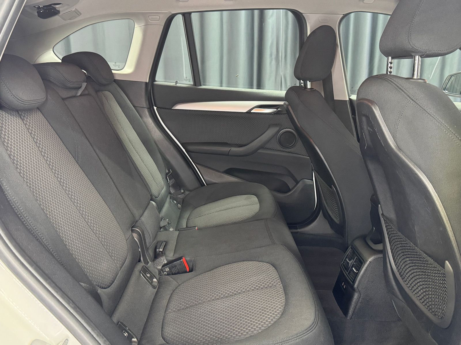 Fahrzeugabbildung BMW X1 xDrive 25e Advantage |AHK|PANO|AUTOMATIK|LED