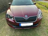 Skoda Superb 1.5 TSI ACT Ambition Combi Ambition - rote Skoda Superb
