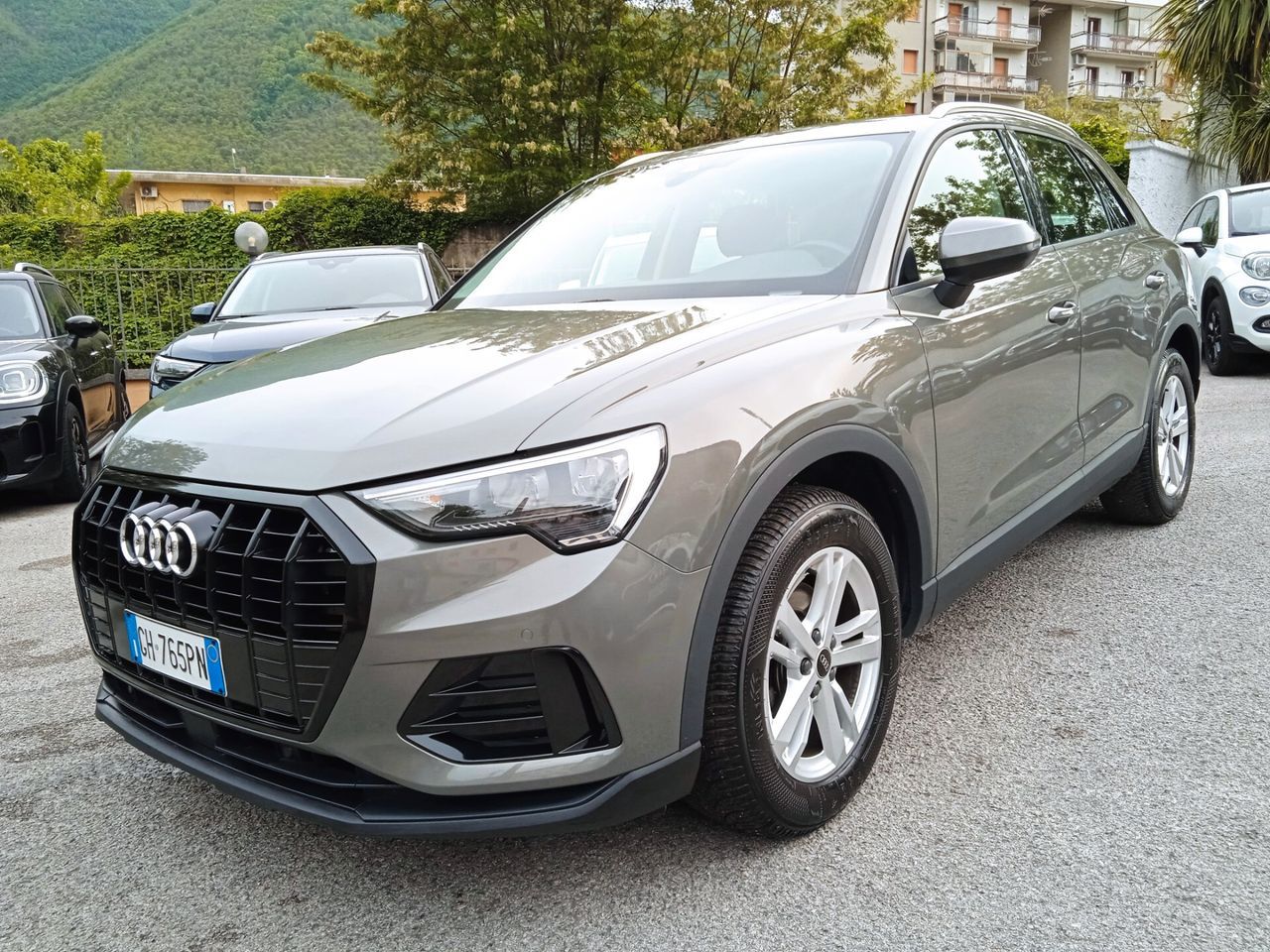 Audi Q3 35 TDI S tronic line edition BLACK imagem 3