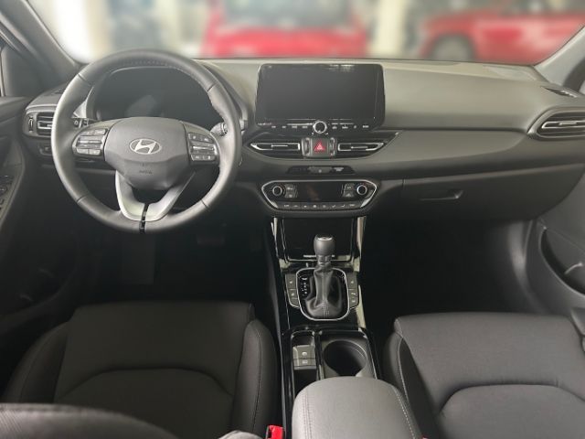 Fahrzeugabbildung Hyundai i30cw Advantage MY25 Plus-Paket NAVI+PDC vorne u