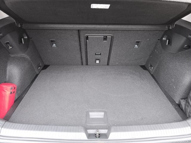 Fahrzeugabbildung Volkswagen Golf VIII 1.5 TSI Enegy LED NAVI AHK CLIMATRONIC