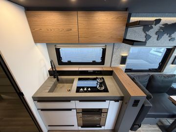 Niesmann + Bischoff Flair 880 VolluftfederungHubstützenActive Air 