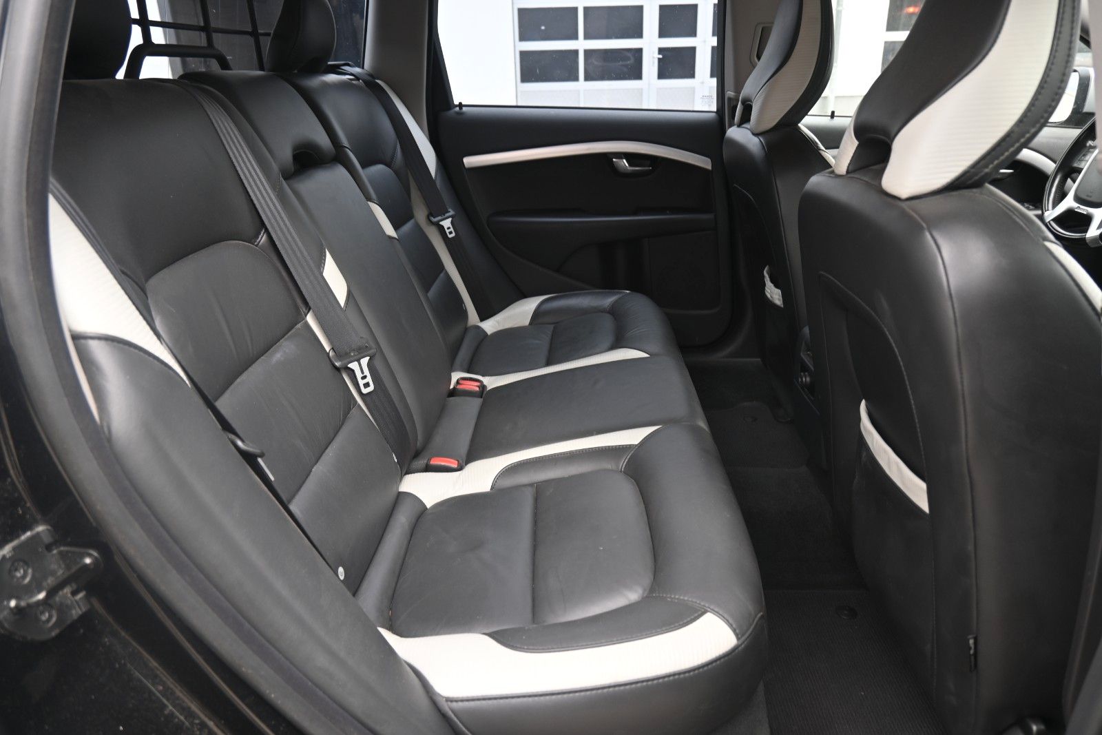 Fahrzeugabbildung Volvo V70 2.4 Autom. Edition R-Design*Xenon*