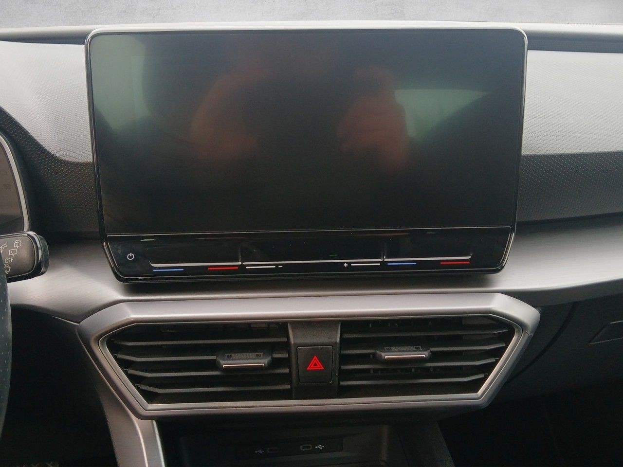 Fahrzeugabbildung SEAT Leon FR e-Hybrid Im Kundenauftrag! 8fach bereift