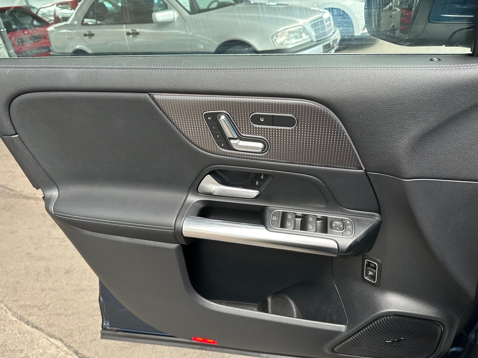 Mercedes-Benz EQA 300 4MATIC Progressive Pano-Dach AHK 360° foto 17