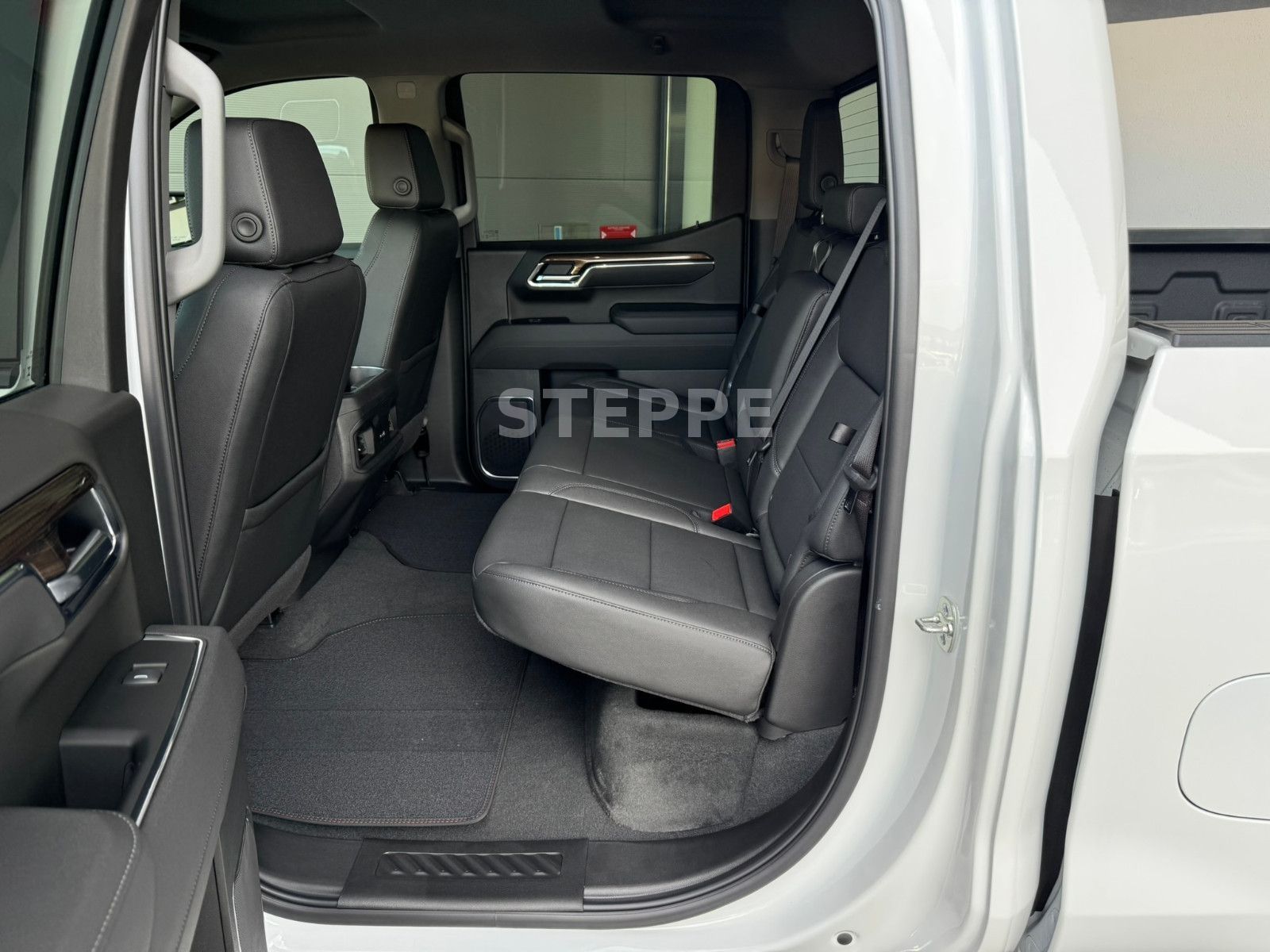 Chevrolet 2025 Silverado LT Trail Boss 6,2V8 Crew Cab. AHK