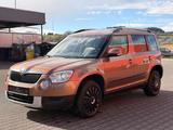 Skoda Yeti 2.0 TDI BiXenon 4x4 Pano Navi AHK Leder/ALC - mit Diesel-Antrieb: Orange, Alcantara, Geländewagen