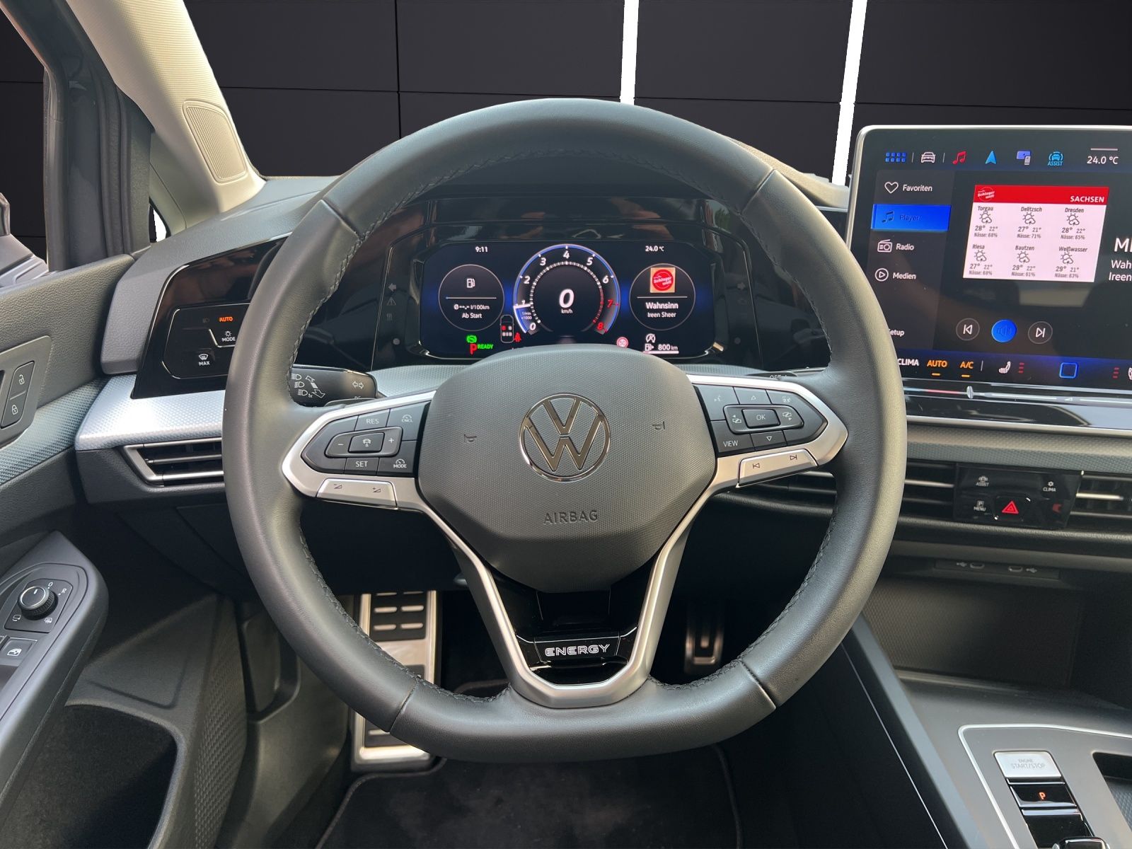 Fahrzeugabbildung Volkswagen Golf VIII Variant TSI Energy DSG LED Navi AID AC