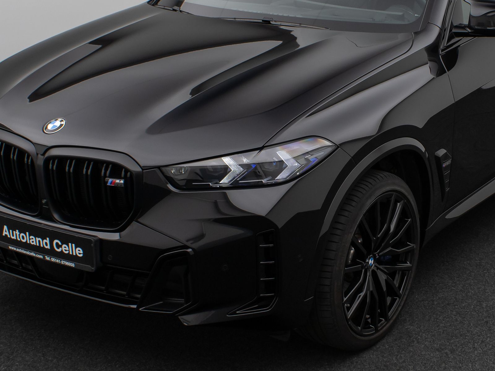 Fahrzeugabbildung BMW X5 M60i Panorama 360° B&W SoftCL Massage 22Zoll